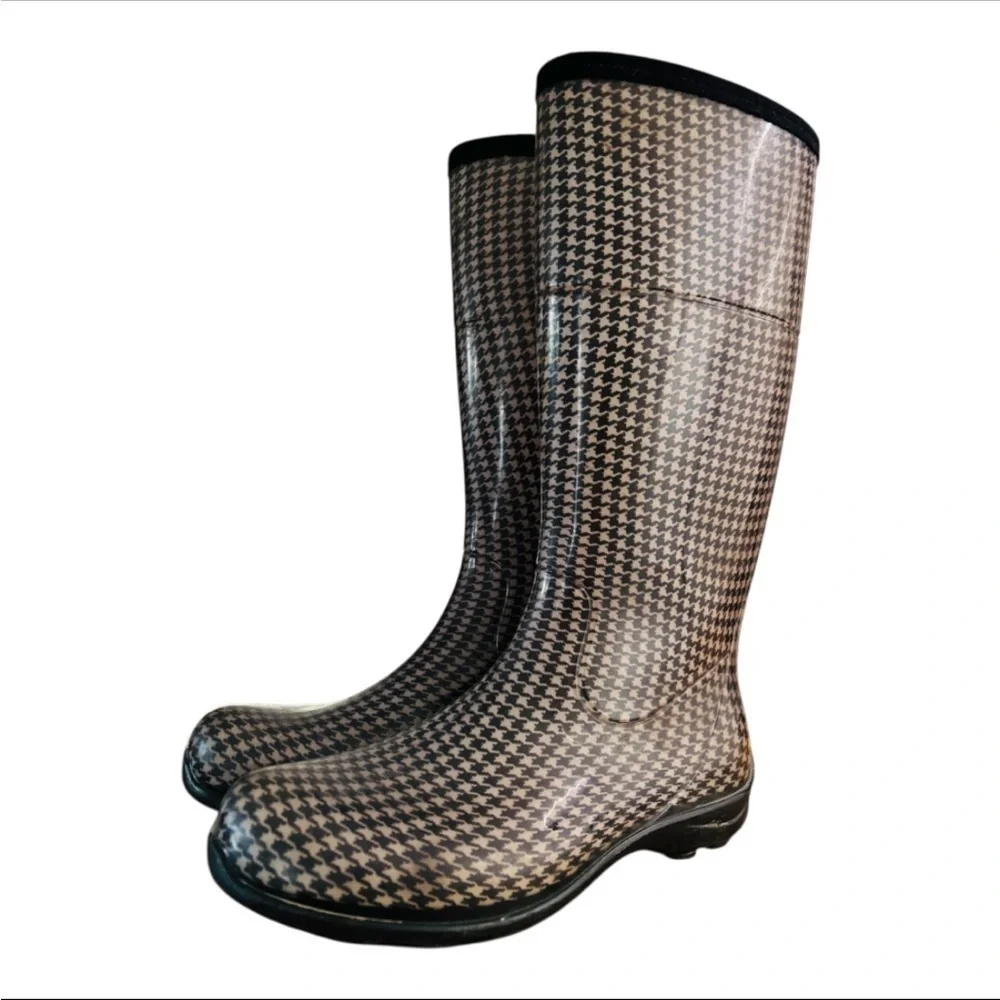 Women’s Ollie Houndstooth Pattern Rain Boots Size 9